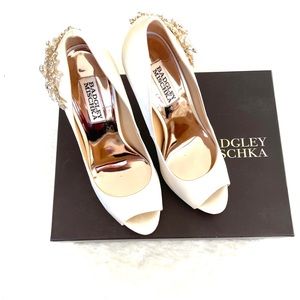 Badgley Mischka Ivory color
